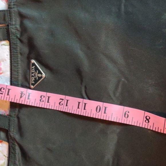 Auth. Prada Tote Bag, Excellent Vintage Condition, Rare w Mixed Media Figure - Picture 12 of 13